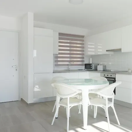 דירה Nyx Apartment With Penthouse & Spa Tub